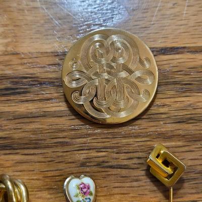 Vintage Hat or Lapel Pins Lot
