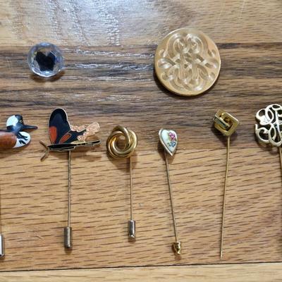Vintage Hat or Lapel Pins Lot