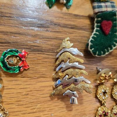 Vintage Holiday Jewelry