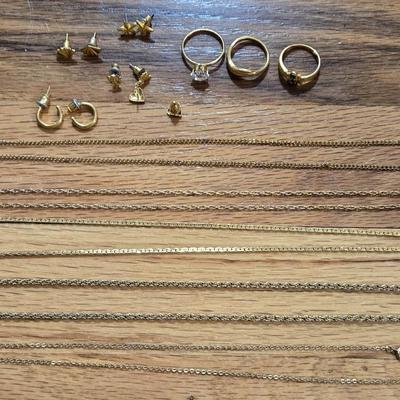 Vintage Gold Tone Jewelry Lot