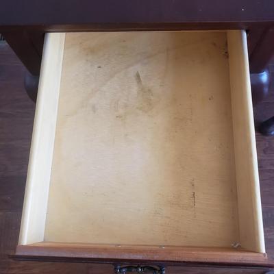 Pair of Pennsylvania House Cherry Queen Anne Accent Tables With Drawers (PB-KD)