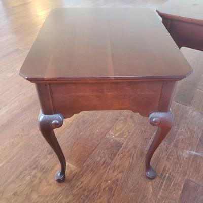 Pair of Pennsylvania House Cherry Queen Anne Accent Tables With Drawers (PB-KD)