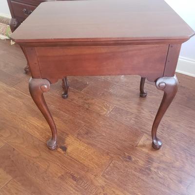 Pair of Pennsylvania House Cherry Queen Anne Accent Tables With Drawers (PB-KD)