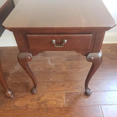Pair of Pennsylvania House Cherry Queen Anne Accent Tables With Drawers (PB-KD)