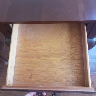 Pair of Pennsylvania House Cherry Queen Anne Accent Tables With Drawers (PB-KD)
