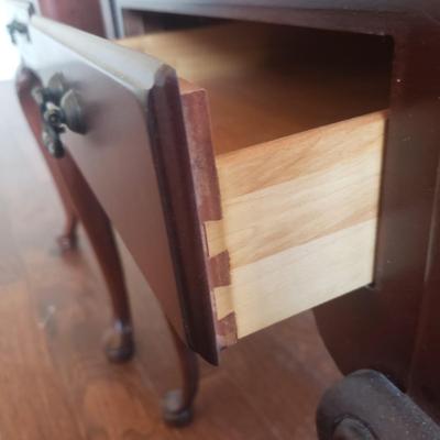 Pair of Pennsylvania House Cherry Queen Anne Accent Tables With Drawers (PB-KD)
