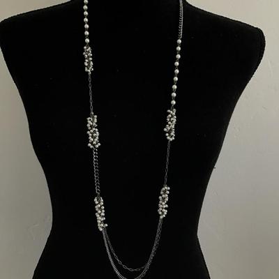 Beautiful, simply Vera wang Fashion necklace