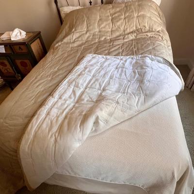 Full Size Bedding- Bedspreads, Sheets, Duvets & More (GB2-RG)