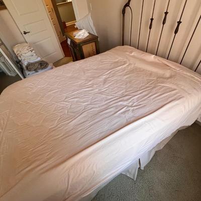 Full Size Bedding- Bedspreads, Sheets, Duvets & More (GB2-RG)