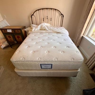 Metal Full Size Bed Frame/Headboard (GB2-RG)
