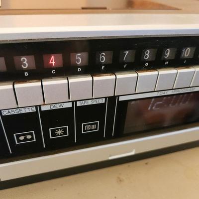 Sanyo Beta Vcr 6400 Cassette Recorder Powers Up untested