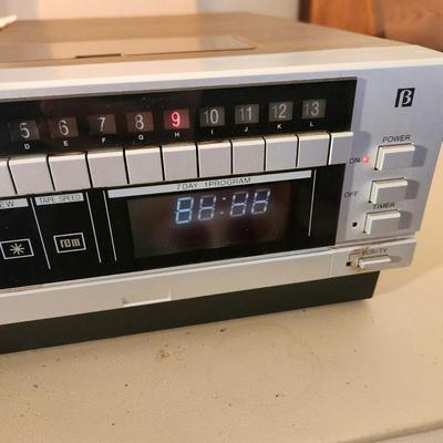 Sanyo Beta Vcr 6400 Cassette Recorder Powers Up untested