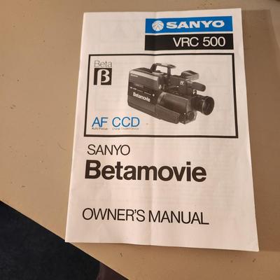 Sanyo VRC 500 Betamovie Camera Recorder Power up Untested