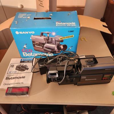 Sanyo VRC 500 Betamovie Camera Recorder Power up Untested