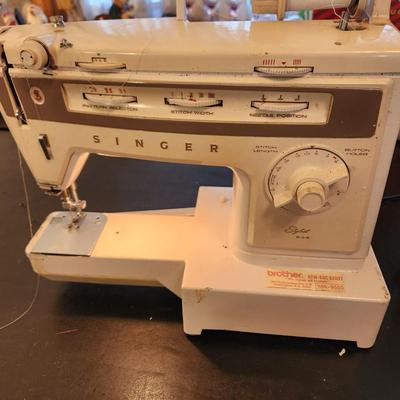Singer Stylist 834 Sewing Machine Power ups running