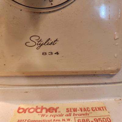 Singer Stylist 834 Sewing Machine Power ups running