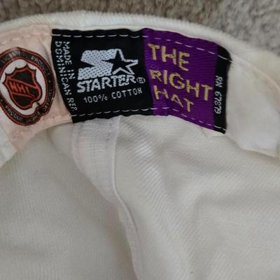 LOT 4B: NHL Philadelphia Flyers Hats: Starter, American Needle