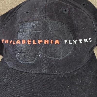 LOT 4B: NHL Philadelphia Flyers Hats: Starter, American Needle