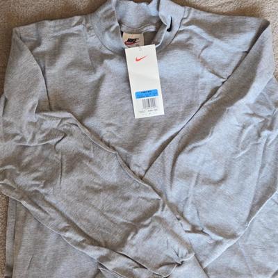 LOT 16B: Women's & Men's Nike Shirts New with Tags