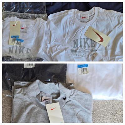 LOT 16B: Women's & Men's Nike Shirts New with Tags