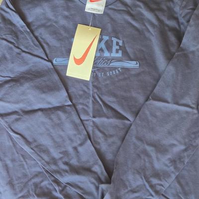 LOT 16B: Women's & Men's Nike Shirts New with Tags