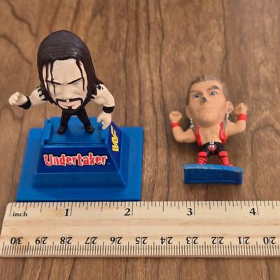 LOT 19B: Let's Get Ready to Rumble.... WWF On the Ropes Electronic Talking Game, Yo-Yos, & 2 Small Figures