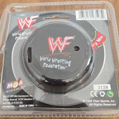 LOT 19B: Let's Get Ready to Rumble.... WWF On the Ropes Electronic Talking Game, Yo-Yos, & 2 Small Figures