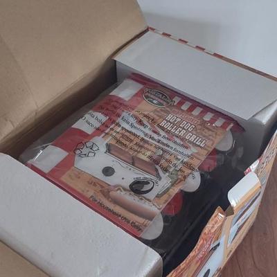 LOT 23B: NIP Nostalgia Old Fashioned Hot Dog Roller Grill