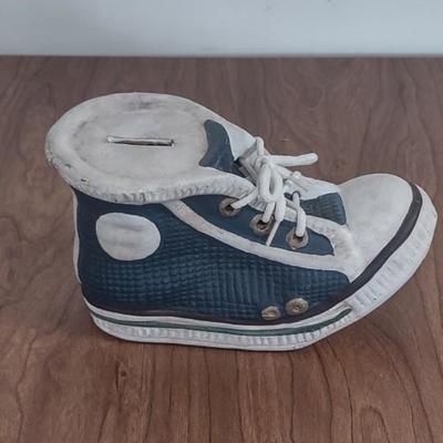 LOT 24B: Novelty Coin Banks: Vintage Tennis Shoe, Clown Barrel & Cat in the Hat