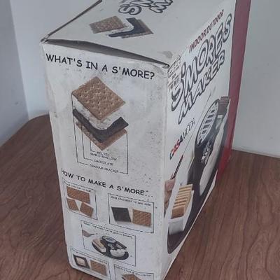 LOT 29B: Waring Pro Hot Dog Griller and Smores Maker