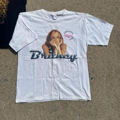 LOT 49B: Vintage Y2K Brittney Spears Oops I Did It Again Tour T Shirts & Hat