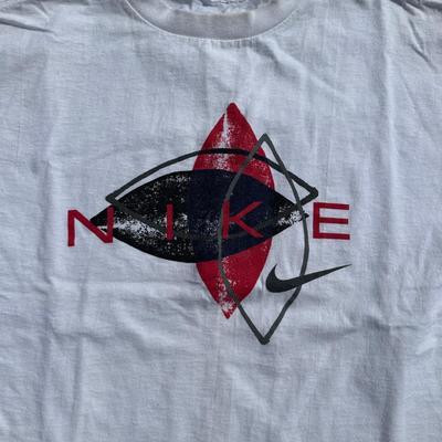 LOT 50A: Vintage 90s/Y2K Nike T Shirts & Jackets