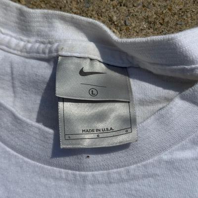 LOT 50A: Vintage 90s/Y2K Nike T Shirts & Jackets