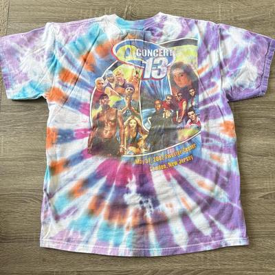 LOT 76W: Tie Dye 2002 Y2K Q102 Q Concert 13 Tweeter Center Shirt (Large)