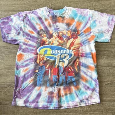 LOT 76W: Tie Dye 2002 Y2K Q102 Q Concert 13 Tweeter Center Shirt (Large)