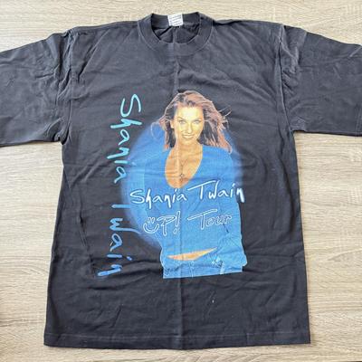 LOT 77A: 2003 Shania Twain Up! Tour T-Shirt (Medium)