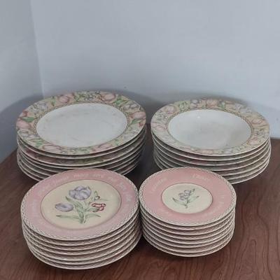 LOT 88B: Sango Les Saisons Plate Sets