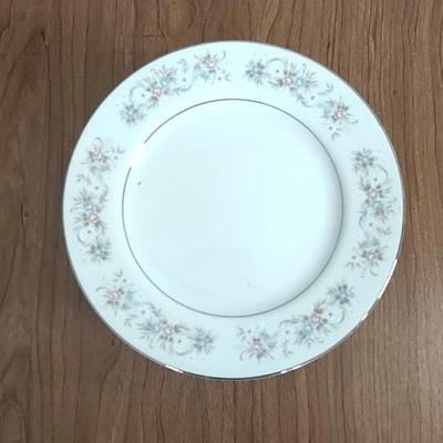 LOT 89B: Royal Gallery Fine China