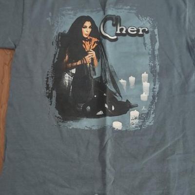 LOT 91 B: Cher CDs and Concert T-Shirts