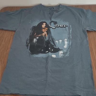 LOT 91 B: Cher CDs and Concert T-Shirts