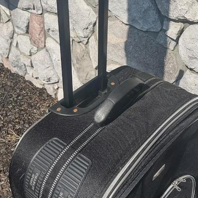 LOT 95A: Rolling Luggage and Rolling Duffel Bags