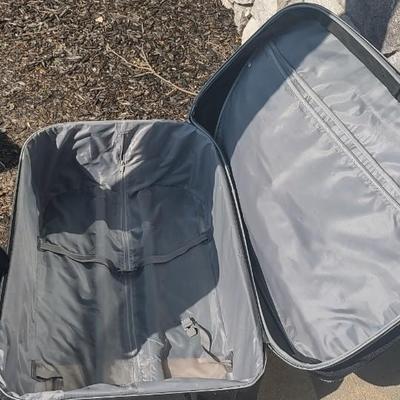 LOT 95A: Rolling Luggage and Rolling Duffel Bags