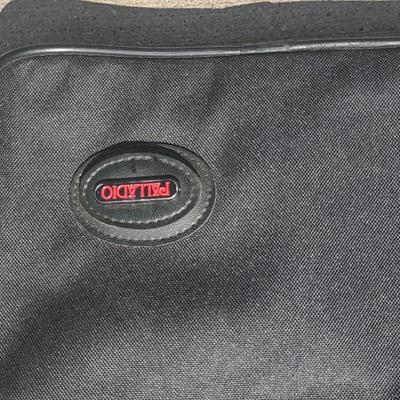 LOT 95A: Rolling Luggage and Rolling Duffel Bags