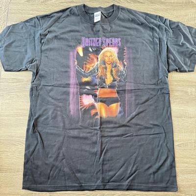 LOT 102A: 2004 Britney Spears The Onyx Hotel Tour T-Shirt (XL)