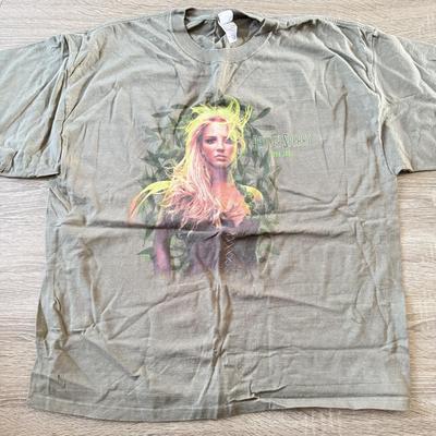 LOT 106A: 2004 Britney Spears The Onyx Hotel Green Tour T-Shirt (XL)