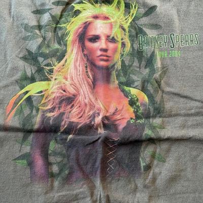 LOT 106A: 2004 Britney Spears The Onyx Hotel Green Tour T-Shirt (XL)