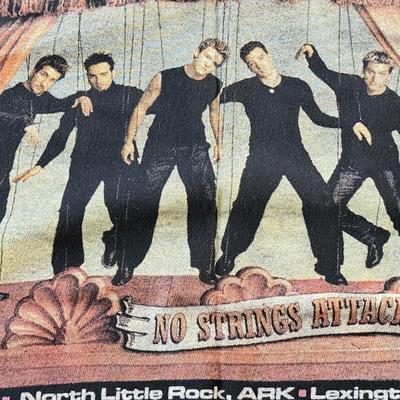LOT 112A: Y2K *NSYNC No Strings Attached tour T-Shirt (XL)