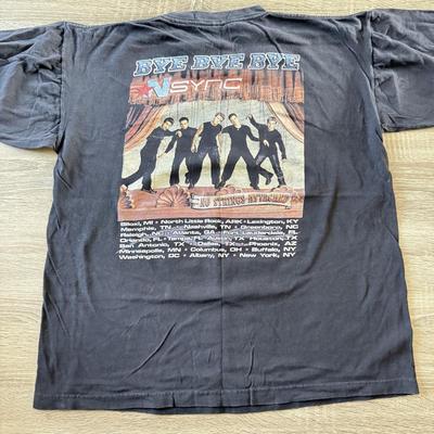 LOT 112A: Y2K *NSYNC No Strings Attached tour T-Shirt (XL)