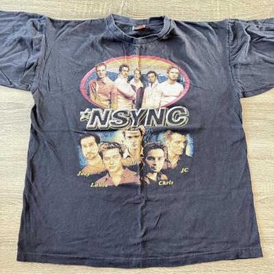LOT 112A: Y2K *NSYNC No Strings Attached tour T-Shirt (XL)