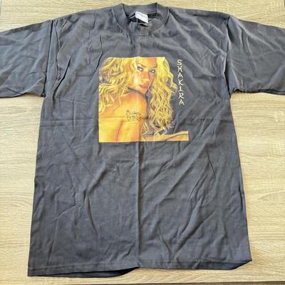 LOT 113A: Y2K Shakira Laundry Service T-Shirt (Large)